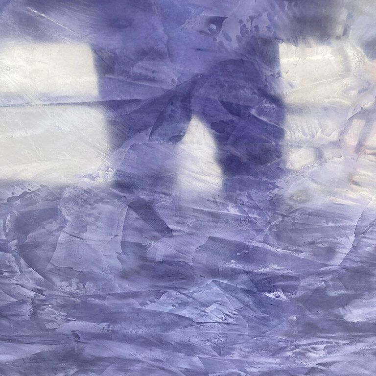 Classico in lilac showing glassy mirror shine